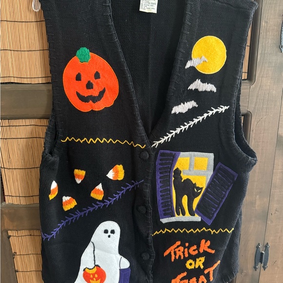 Halloween Themed Women's Plus Size Vest with Festive Designs - Picture 1 of 1